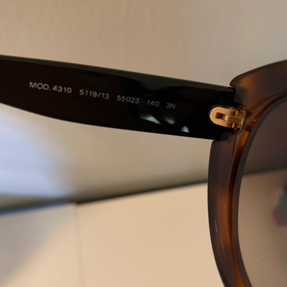 Versace Sunglasses - Picture 4 of 5
